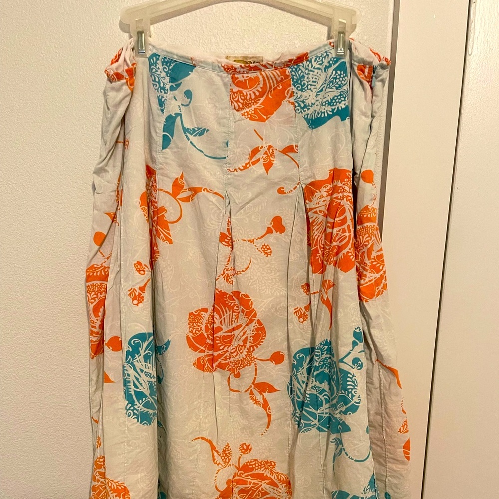 Royal Robbins blue and orange hibiscus skirt